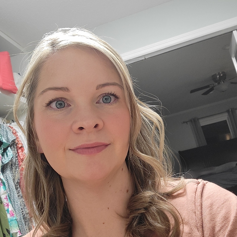 Meet your Posher, Kayla